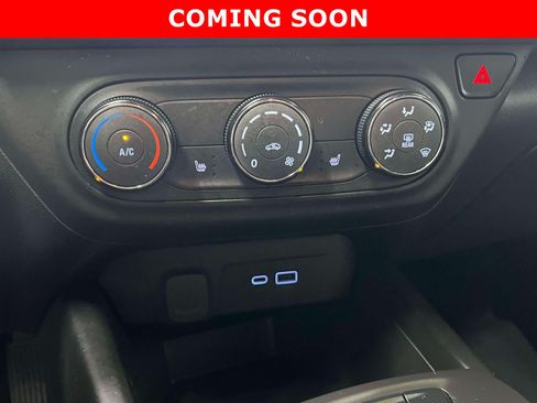 Used 2024 Chevrolet Trax RS w/ Driver Confidence Package FWD image 22