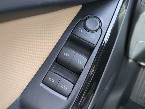 New 2026 Chevrolet Equinox ACTIV w/ Convenience Package III image 24