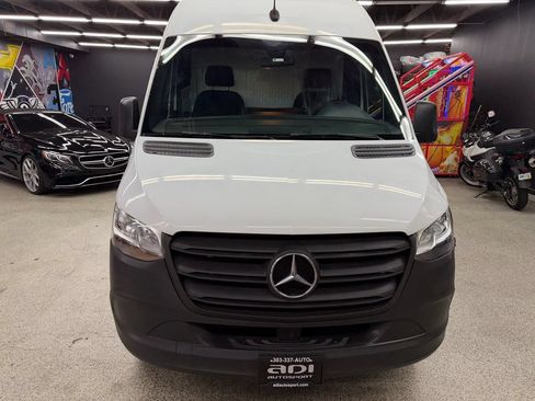 Used 2020 Mercedes-Benz Sprinter 2500 image 8