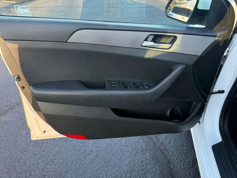 Used 2019 Hyundai Sonata SE image 12