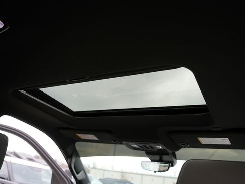 Used 2024 Chevrolet Silverado 2500 ZR2 w/ Technology Package image 25