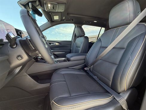 New 2026 Chevrolet Traverse High Country image 23