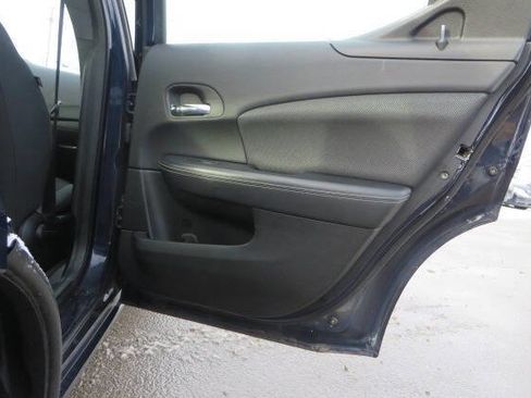 Used 2013 Dodge Avenger SE image 37