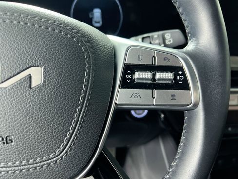 Certified 2025 Kia Telluride SX image 17