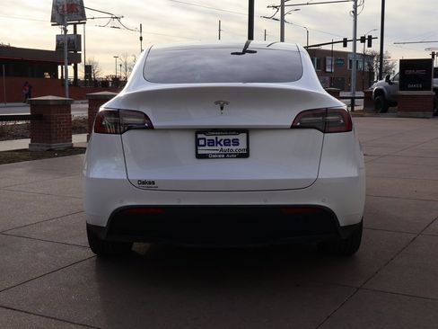 Used 2021 Tesla Model Y Long Range image 6