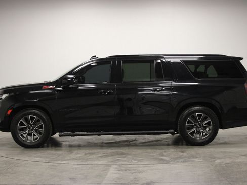 Used 2024 Chevrolet Suburban Z71 w/ Z71 Off-Road Package AWD/4WD image 5