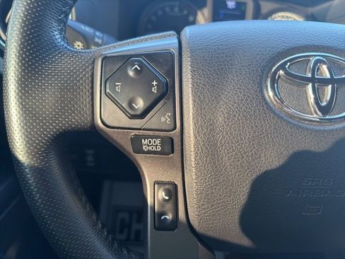 Used 2022 Toyota Tacoma TRD Sport image 18