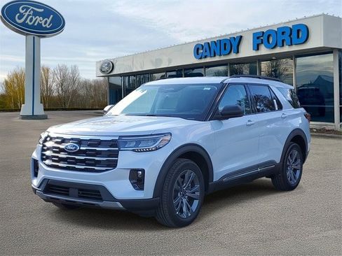 New 2025 Ford Explorer Active w/ Active Comfort Package image 2