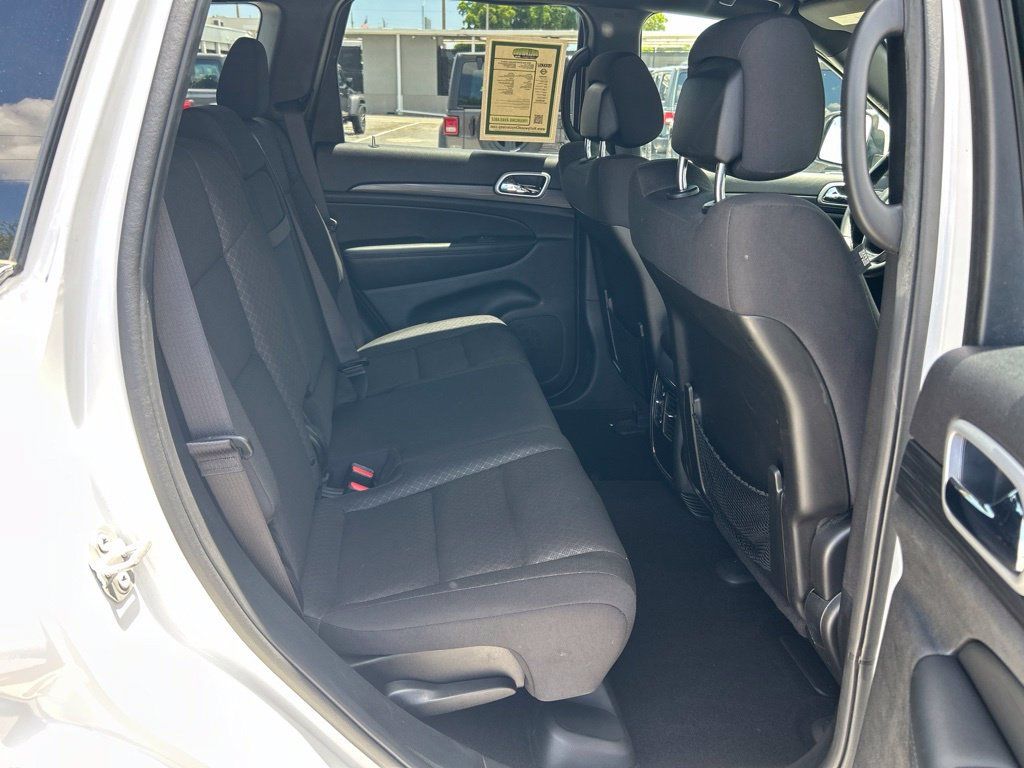 Certified 2019 Jeep Grand Cherokee Laredo RWD image 28