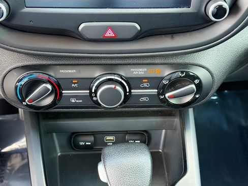 Used 2023 Kia Soul LX w/ Option Group 015 FWD image 32