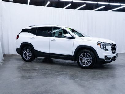 Used 2024 GMC Terrain SLT
