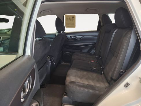 Used 2016 Nissan Rogue SV AWD/4WD image 23