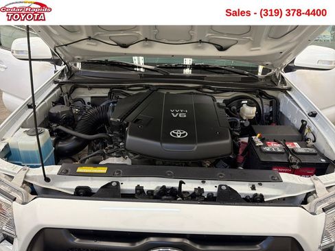 Used 2014 Toyota Tacoma 4x4 Access Cab V6 image 9