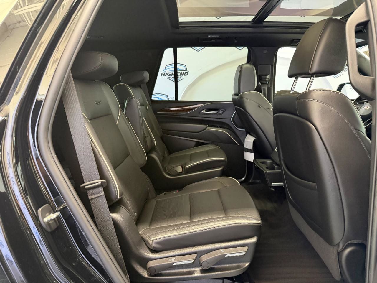 Used 2023 Cadillac Escalade Premium Luxury w/ LPO, Floor Liner Package AWD/4WD image 25
