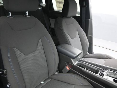 Used 2025 Jeep Compass Sport image 13