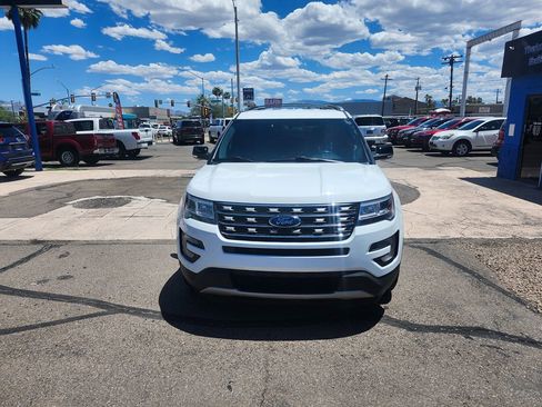 Used 2017 Ford Explorer XLT FWD image 6