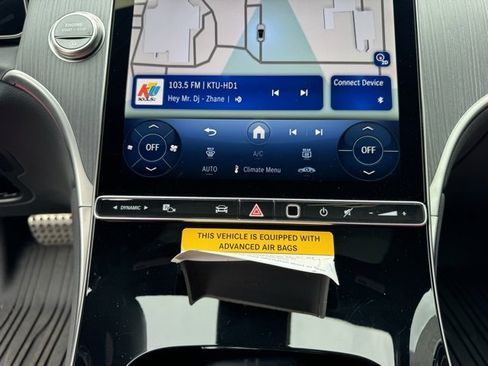 Used 2025 Mercedes-Benz GLC 300 4MATIC image 17