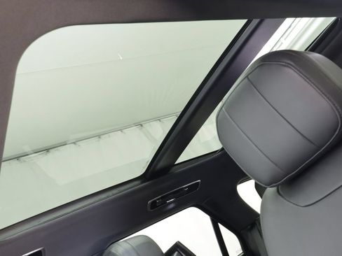 Used 2024 Land Rover Range Rover Sport SE AWD/4WD image 13