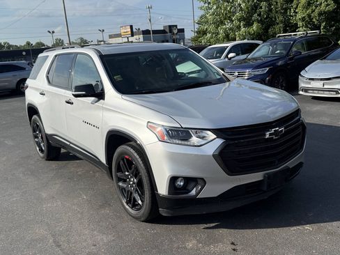 Used 2020 Chevrolet Traverse Premier w/ Redline Edition AWD/4WD image 7