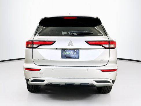 Used 2024 Mitsubishi Outlander SE image 7