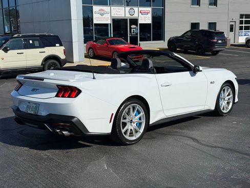 Used 2024 Ford Mustang GT Premium image 3