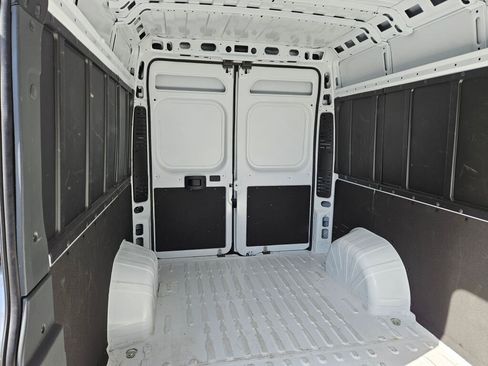 Used 2026 RAM ProMaster 2500 w/ Convenience Group FWD image 13