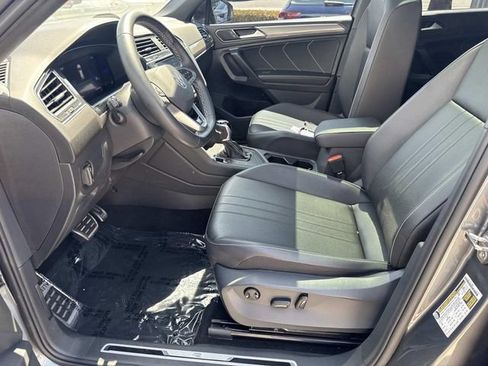 Used 2023 Volkswagen Tiguan SE R-Line FWD image 14