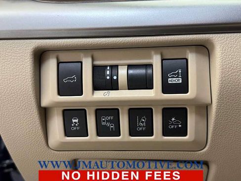 Used 2018 Subaru Outback 2.5i Limited AWD/4WD image 35