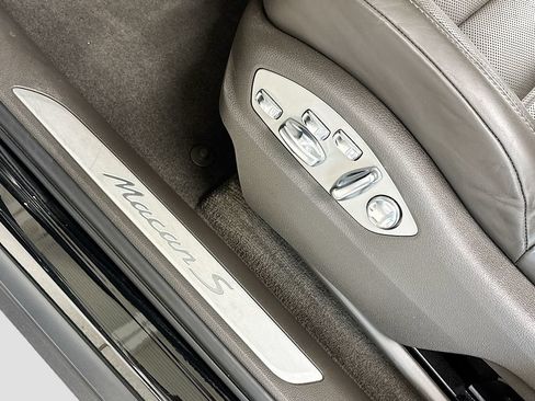 Used 2023 Porsche Macan S AWD/4WD image 26