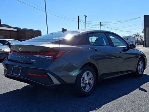 New 2026 Hyundai Elantra SE image 4