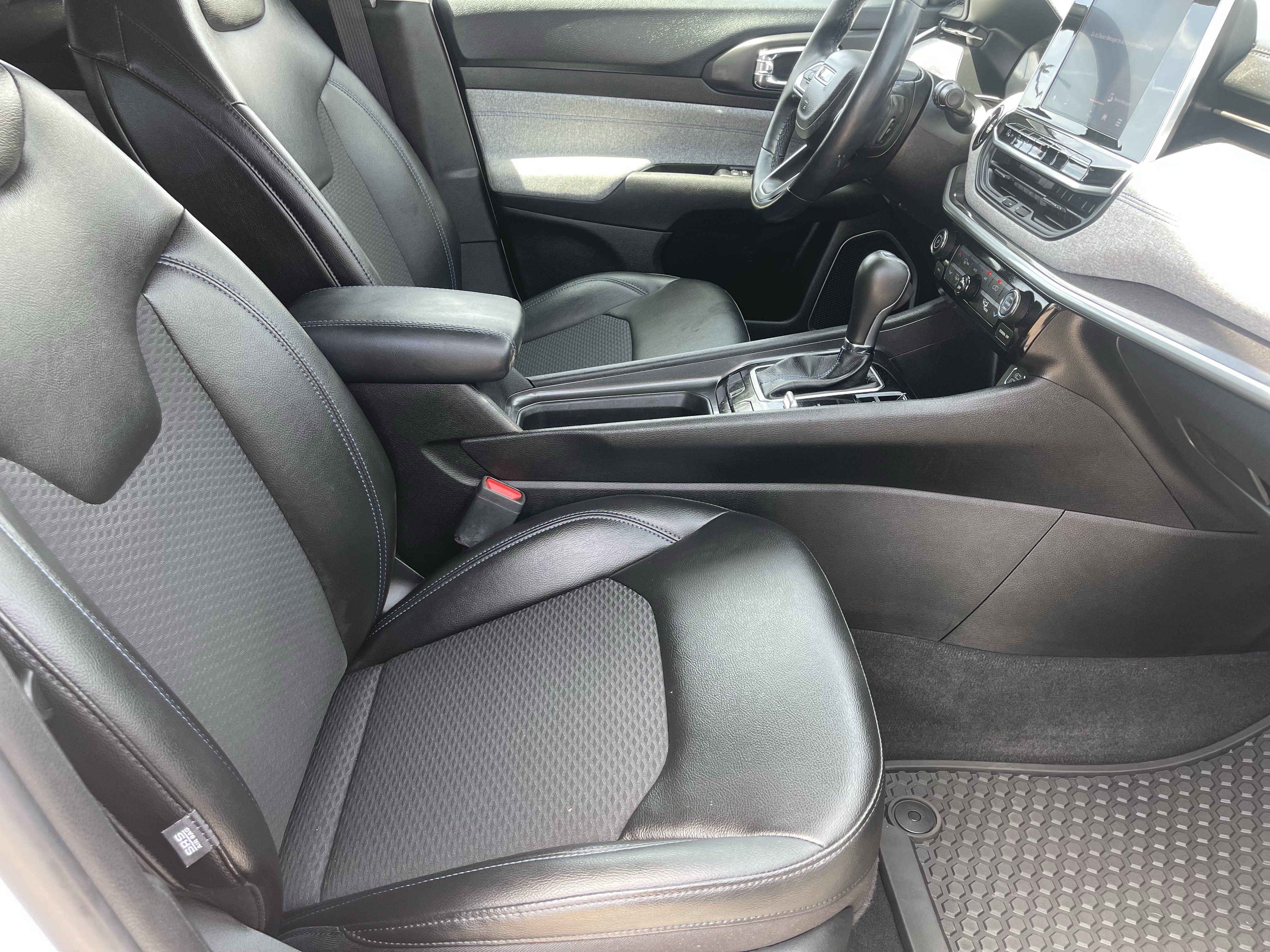 Certified 2022 Jeep Compass Latitude w/ Convenience Group AWD/4WD image 31