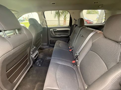 Used 2008 Saturn Outlook XE w/ Preferred Package image 9