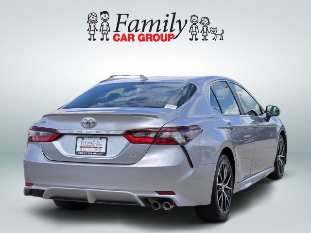 Used 2024 Toyota Camry SE FWD image 4