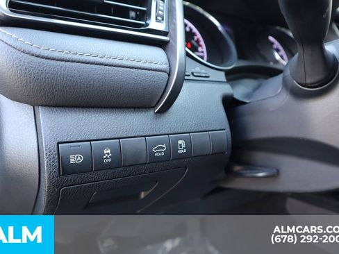 Used 2020 Toyota Camry SE image 16