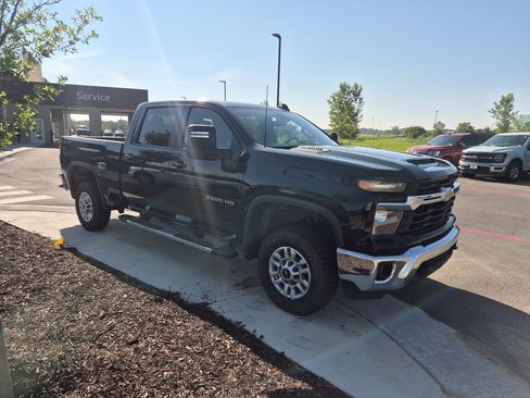 Used 2025 Chevrolet Silverado 2500 LT w/ Convenience Package AWD/4WD image 7