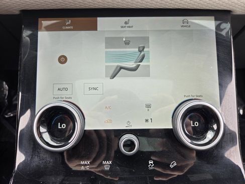 Used 2023 Land Rover Range Rover Velar R-Dynamic S image 24