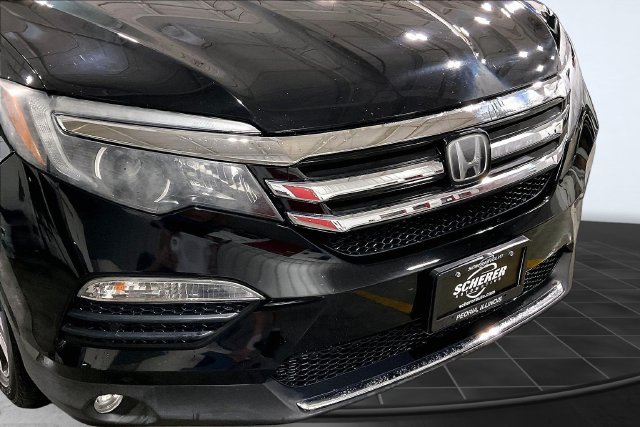 Used 2017 Honda Pilot Touring image 31