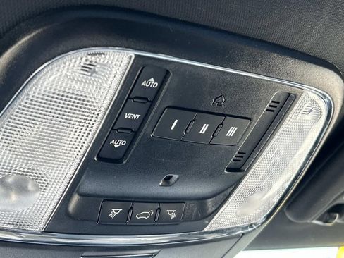 Used 2019 Jeep Grand Cherokee Limited AWD/4WD image 30