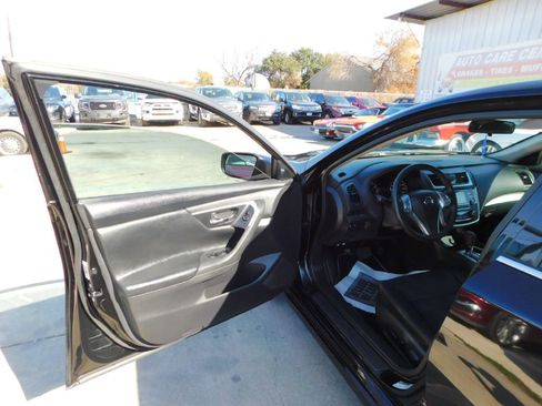 Used 2017 Nissan Altima 2.5 SV image 16