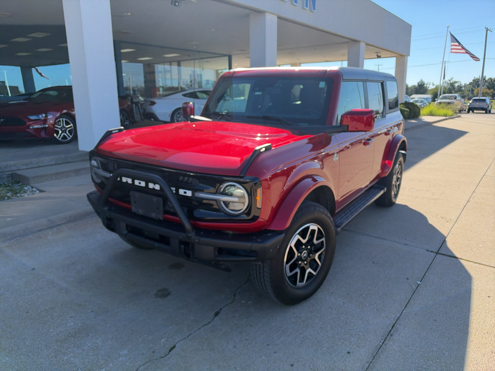 Used 2021 Ford Bronco Outer Banks AWD/4WD image 2