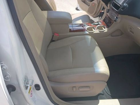 Used 2013 Toyota Highlander Limited FWD image 18