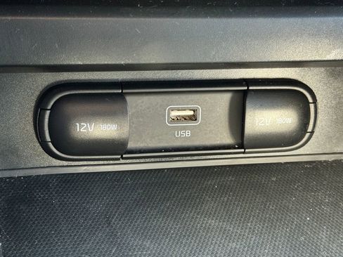 Used 2025 Kia Soul LX w/ LX Technology Package FWD image 24