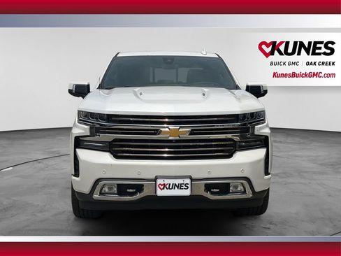 Used 2019 Chevrolet Silverado 1500 High Country w/ Technology Package AWD/4WD image 2
