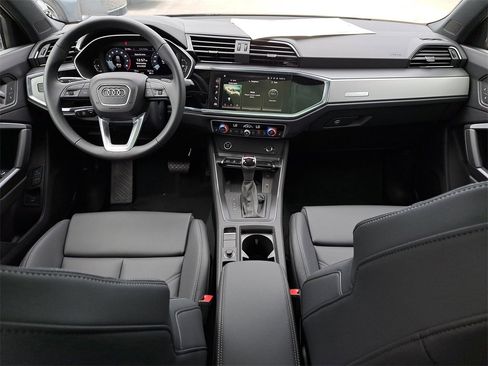 New 2025 Audi Q3 2.0T Premium image 24