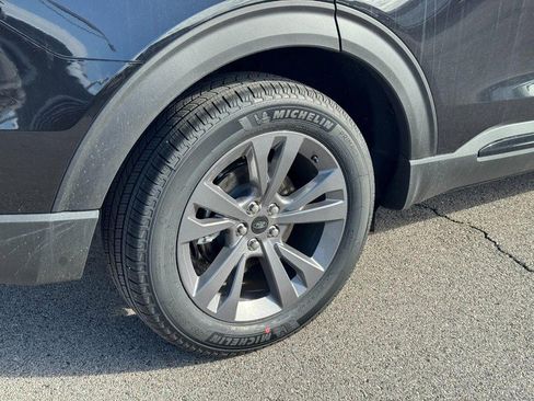 New 2026 Ford Explorer Active w/ Active Comfort Package image 4