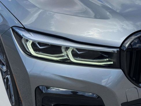 Used 2022 BMW 740i xDrive w/ M Sport Package AWD/4WD image 11