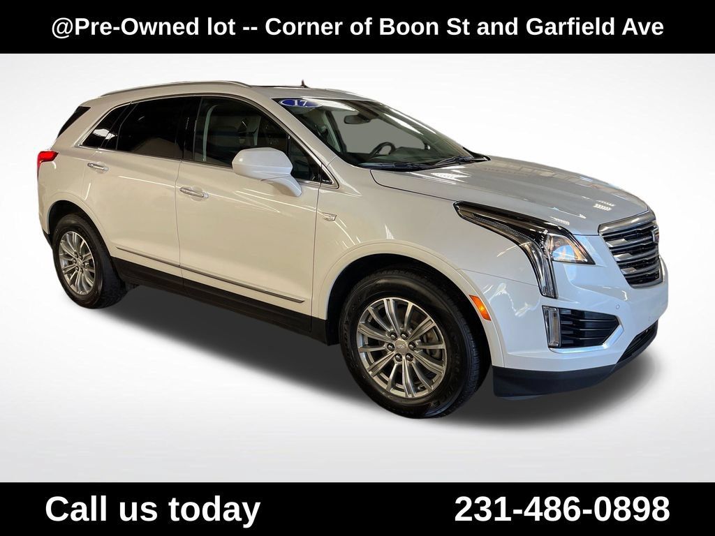 Used 2017 Cadillac XT5 Luxury w/ Driver Awareness Package AWD/4WD image 7
