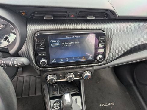 Used 2024 Nissan Kicks SV image 13