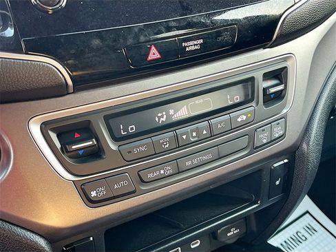 Used 2024 Honda Passport EX-L image 15