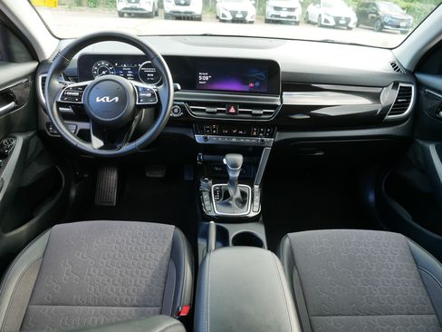Used 2024 Kia Seltos S AWD/4WD image 10